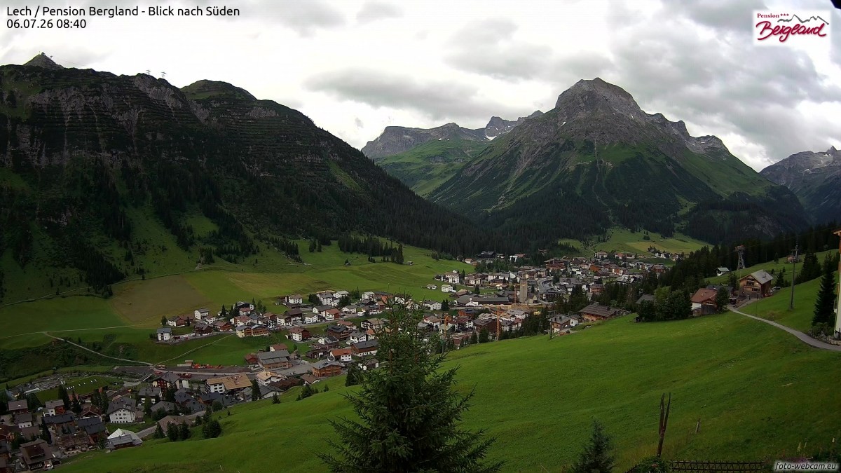 Archiv Foto Webcam Oberlech: Ausblick Pension Bergland