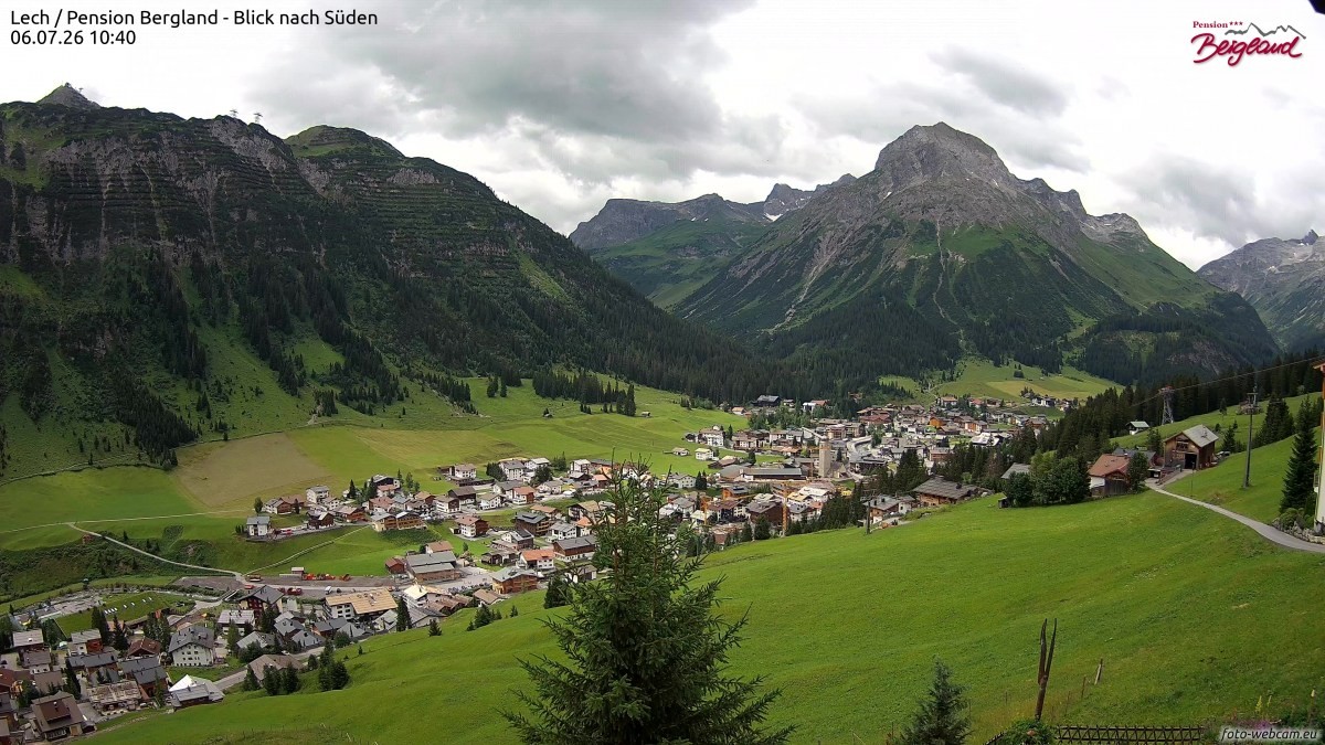 Archiv Foto Webcam Oberlech: Ausblick Pension Bergland