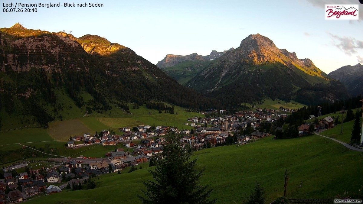 Archiv Foto Webcam Oberlech: Ausblick Pension Bergland