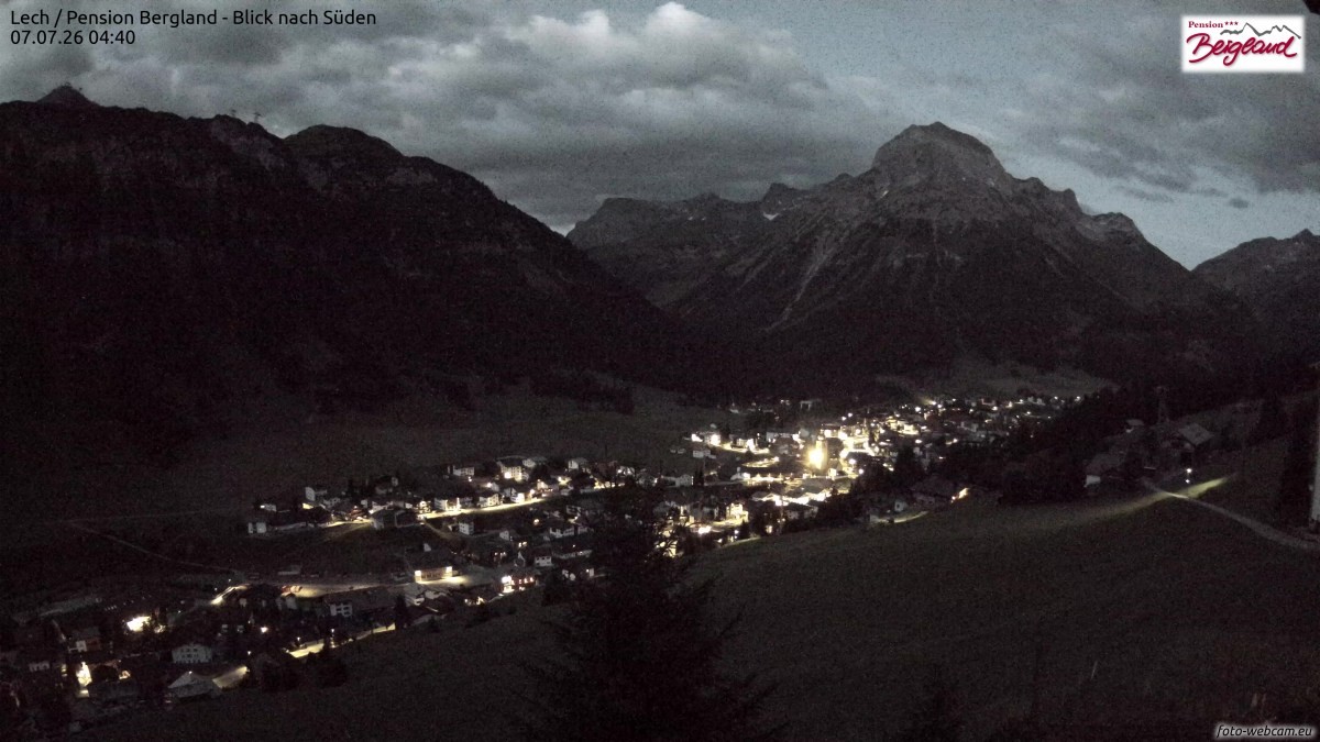 Archiv Foto Webcam Oberlech: Ausblick Pension Bergland