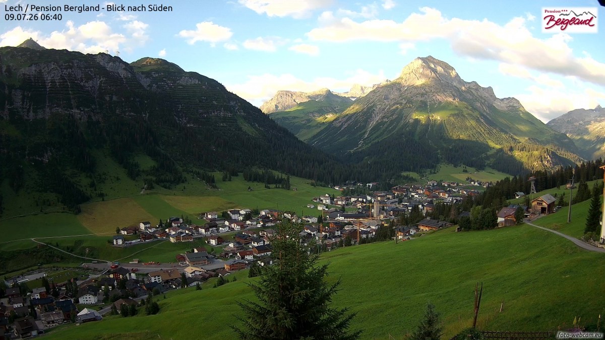 Archiv Foto Webcam Oberlech: Ausblick Pension Bergland