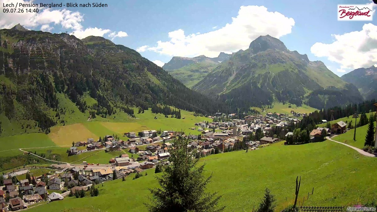 Archiv Foto Webcam Oberlech: Ausblick Pension Bergland