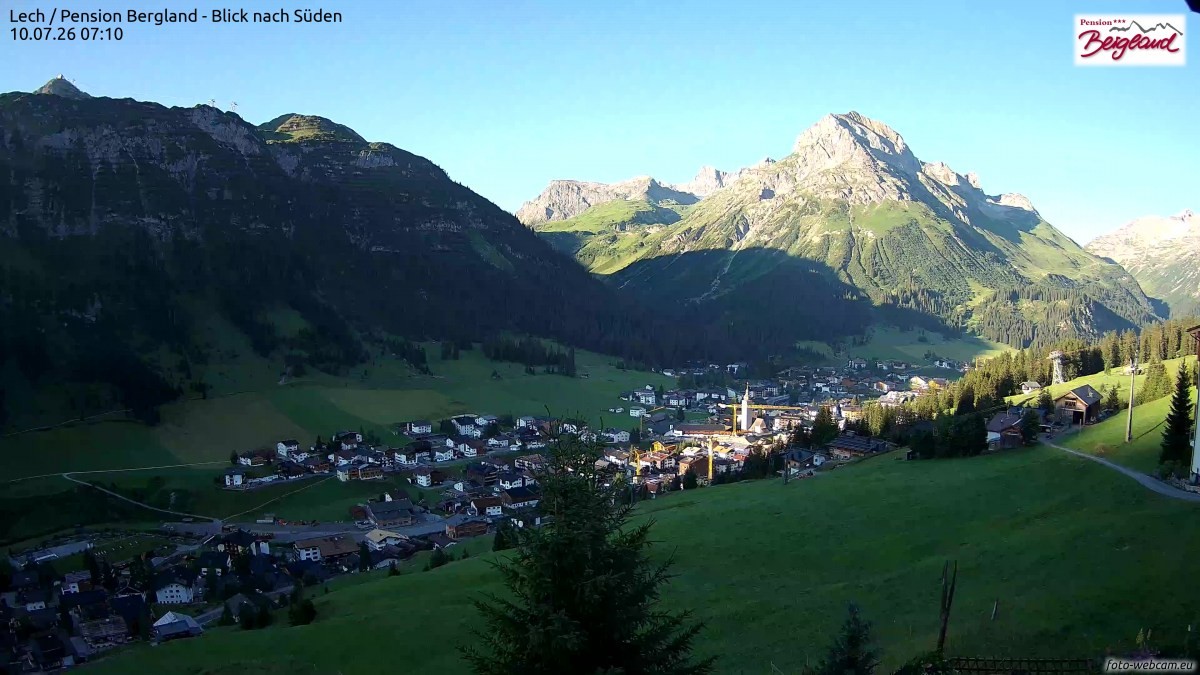 Archiv Foto Webcam Oberlech: Ausblick Pension Bergland