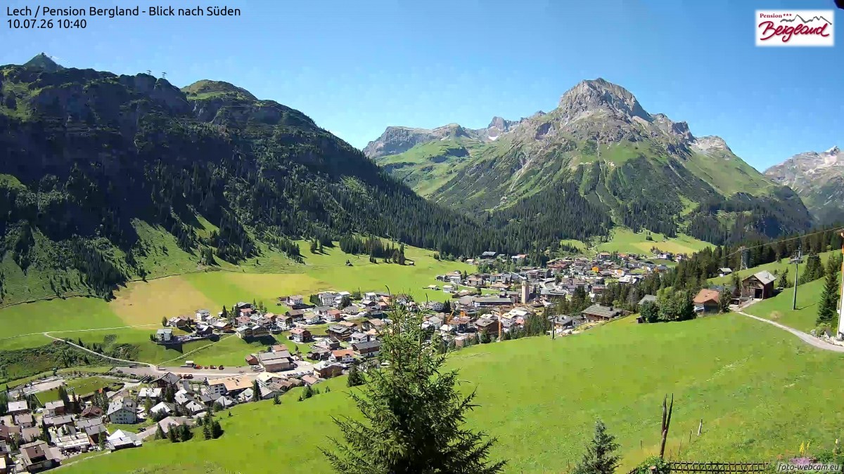 Archiv Foto Webcam Oberlech: Ausblick Pension Bergland