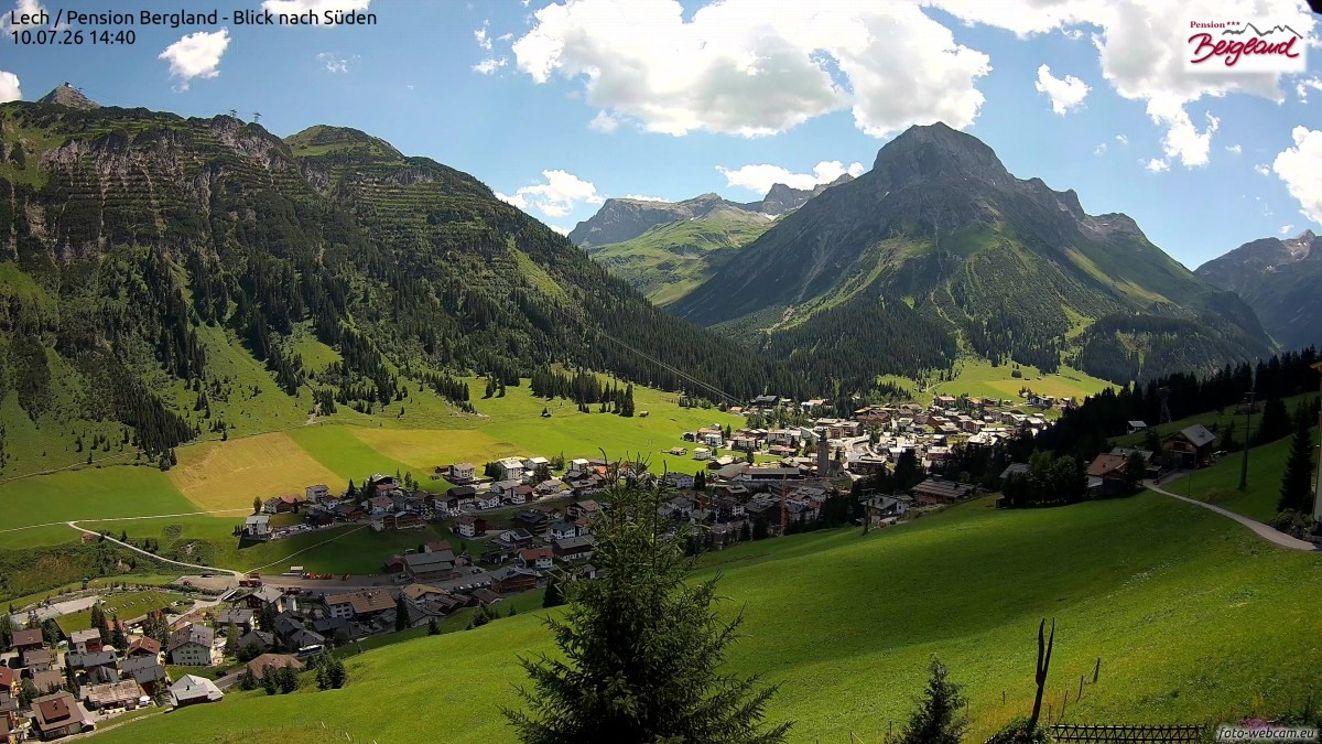 Archiv Foto Webcam Oberlech: Ausblick Pension Bergland