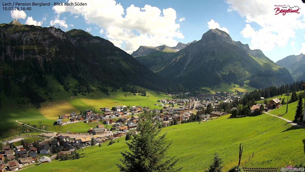 Archiv Foto Webcam Oberlech: Ausblick Pension Bergland