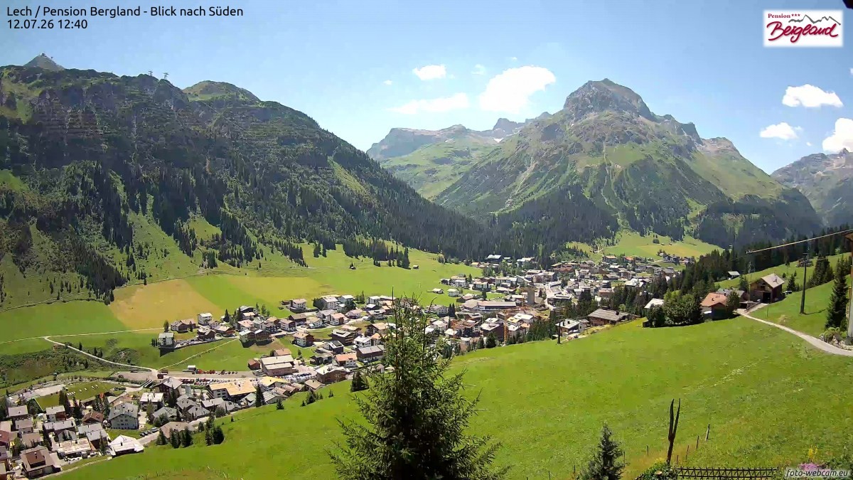 Archived image Webcam Lech am Arlberg - Guesthouse Bergland
