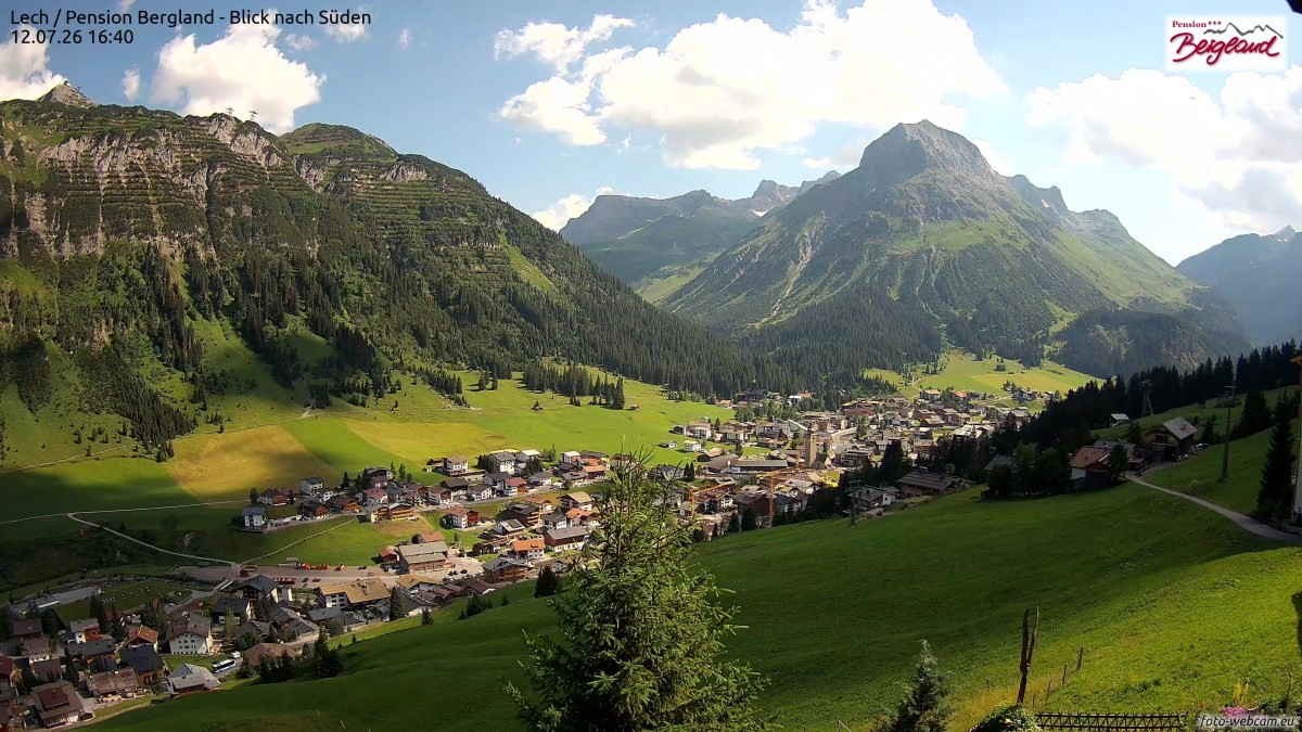 Archived image Webcam Lech am Arlberg - Guesthouse Bergland