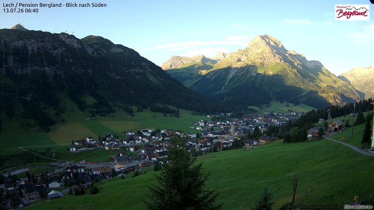 Archiv Foto Webcam Oberlech: Ausblick Pension Bergland