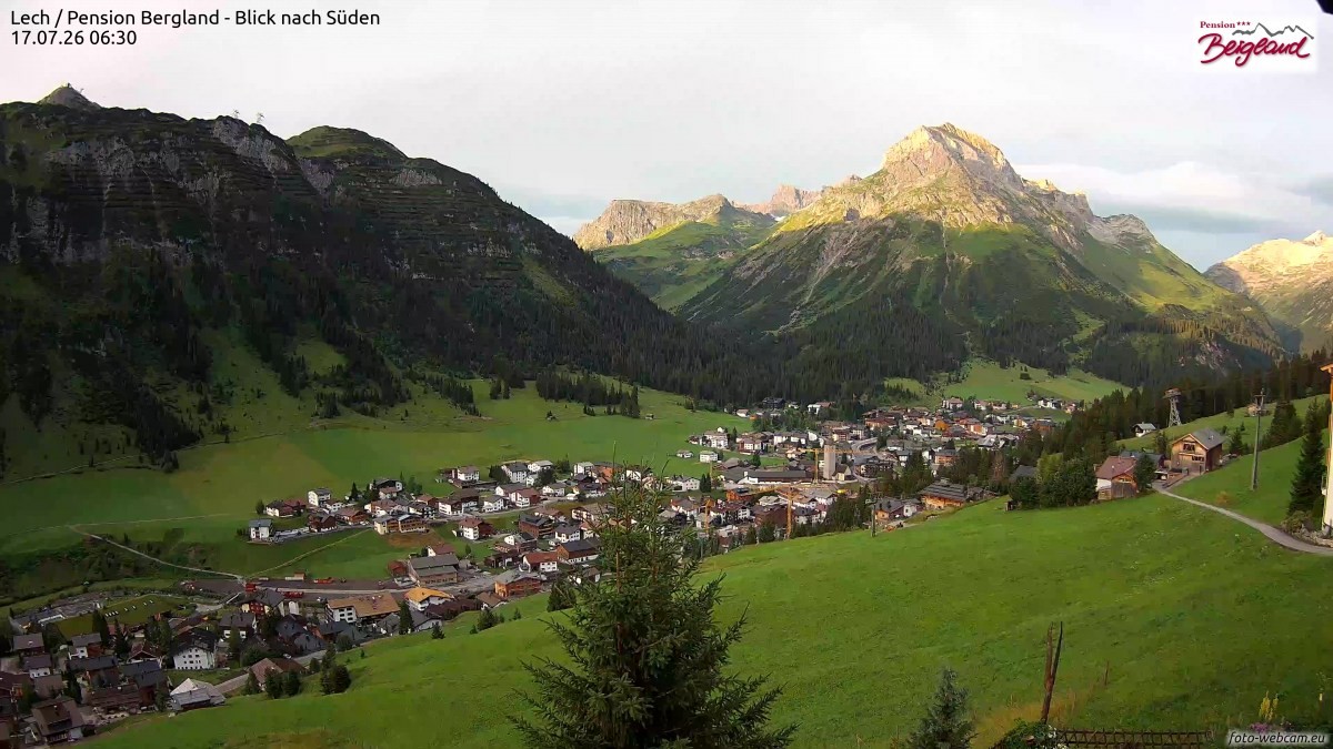 Archived image Webcam Lech am Arlberg - Guesthouse Bergland