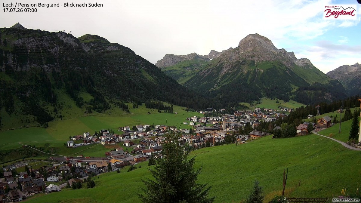 Archived image Webcam Lech am Arlberg - Guesthouse Bergland