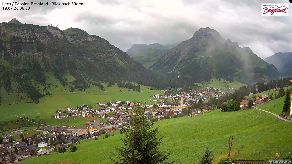 Archiv Foto Webcam Oberlech: Ausblick Pension Bergland