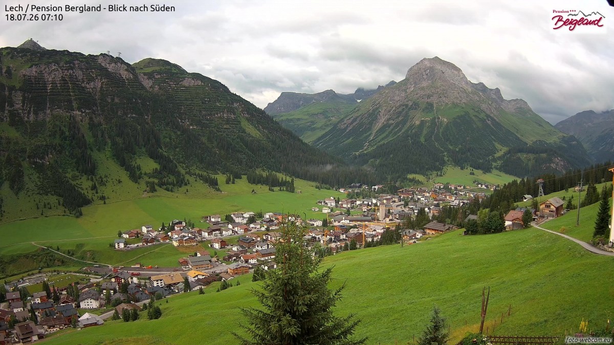 Archiv Foto Webcam Oberlech: Ausblick Pension Bergland