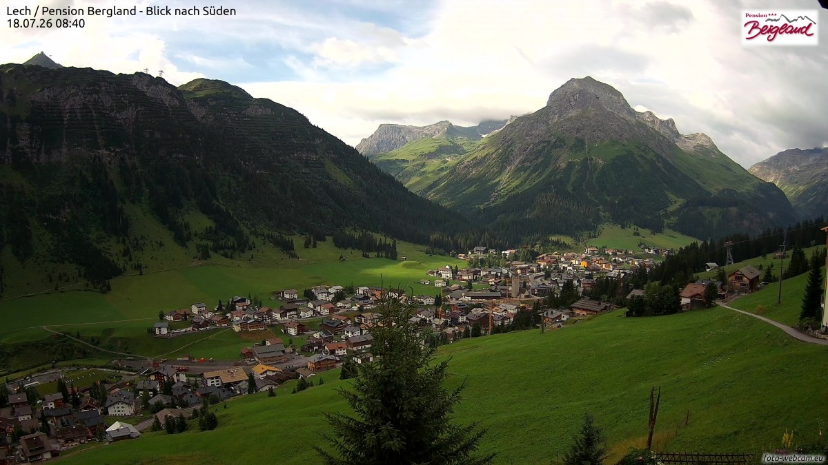 Archiv Foto Webcam Oberlech: Ausblick Pension Bergland