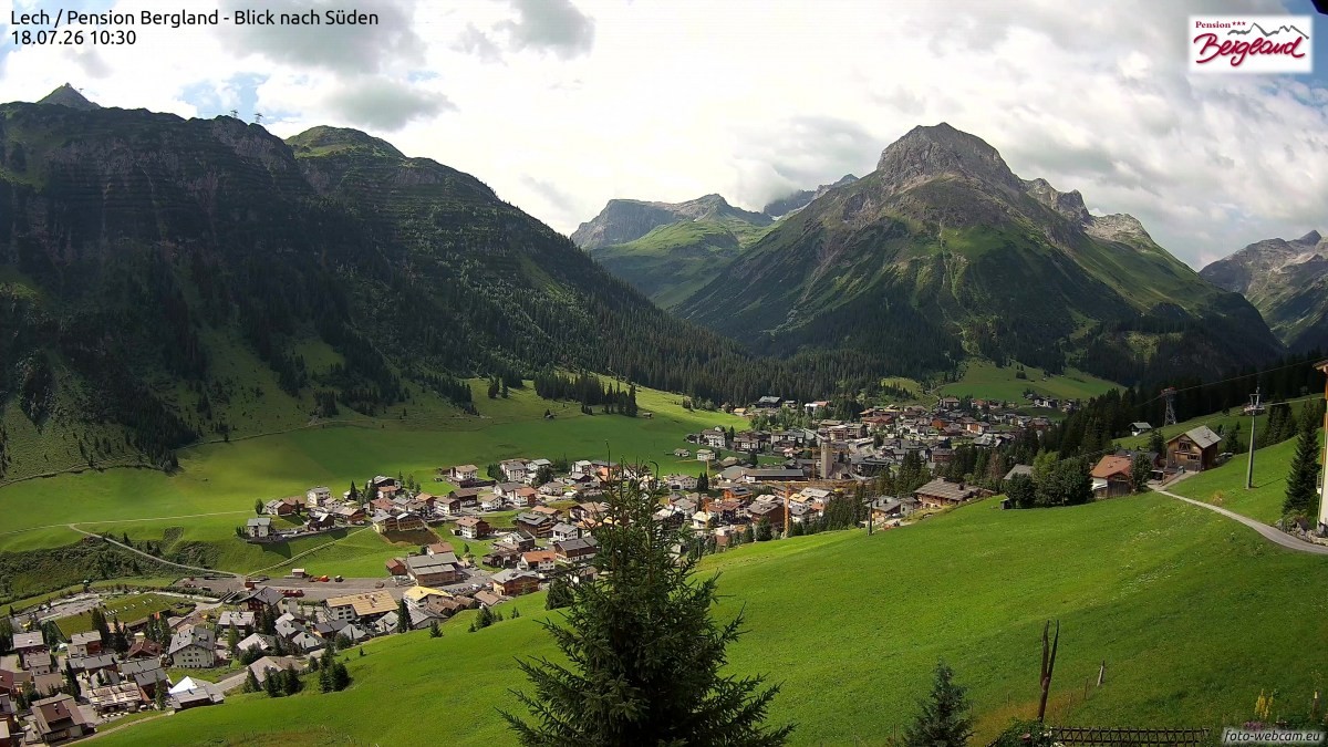 Archiv Foto Webcam Oberlech: Ausblick Pension Bergland