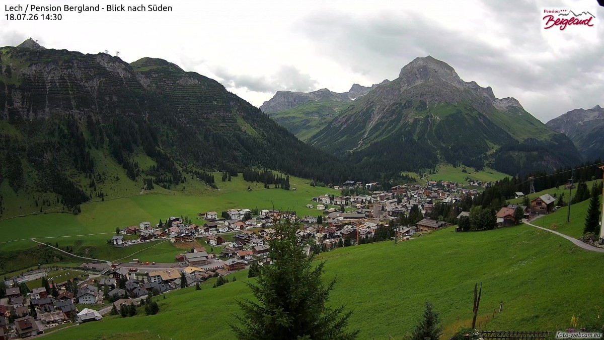 Archiv Foto Webcam Oberlech: Ausblick Pension Bergland