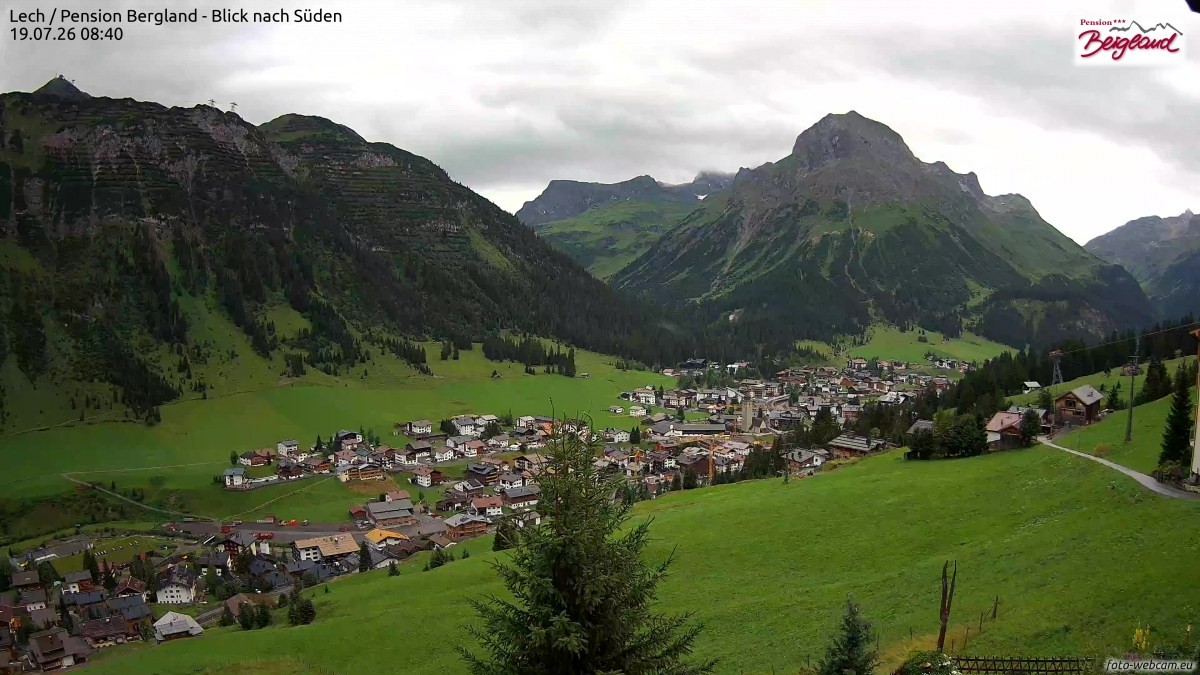 Archiv Foto Webcam Oberlech: Ausblick Pension Bergland