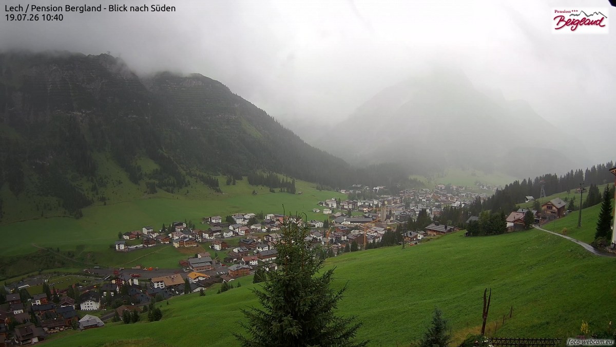 Archiv Foto Webcam Oberlech: Ausblick Pension Bergland