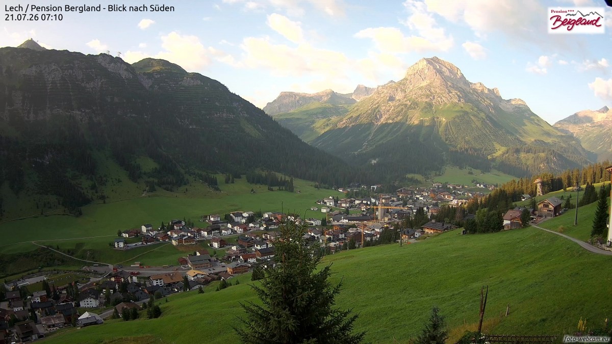 Archiv Foto Webcam Oberlech: Ausblick Pension Bergland