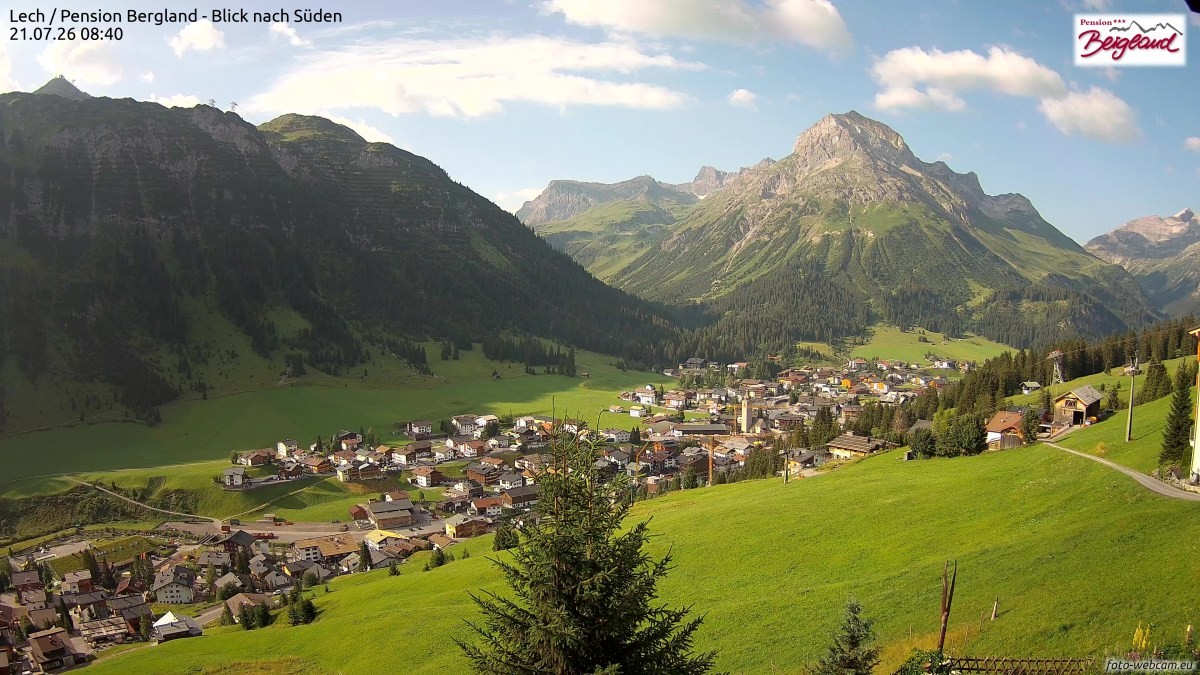 Archiv Foto Webcam Oberlech: Ausblick Pension Bergland