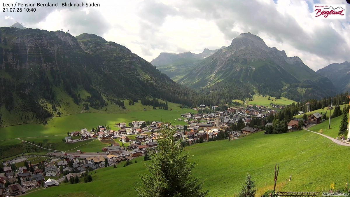 Archiv Foto Webcam Oberlech: Ausblick Pension Bergland