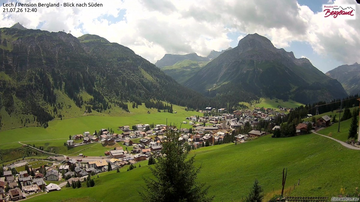 Archiv Foto Webcam Oberlech: Ausblick Pension Bergland