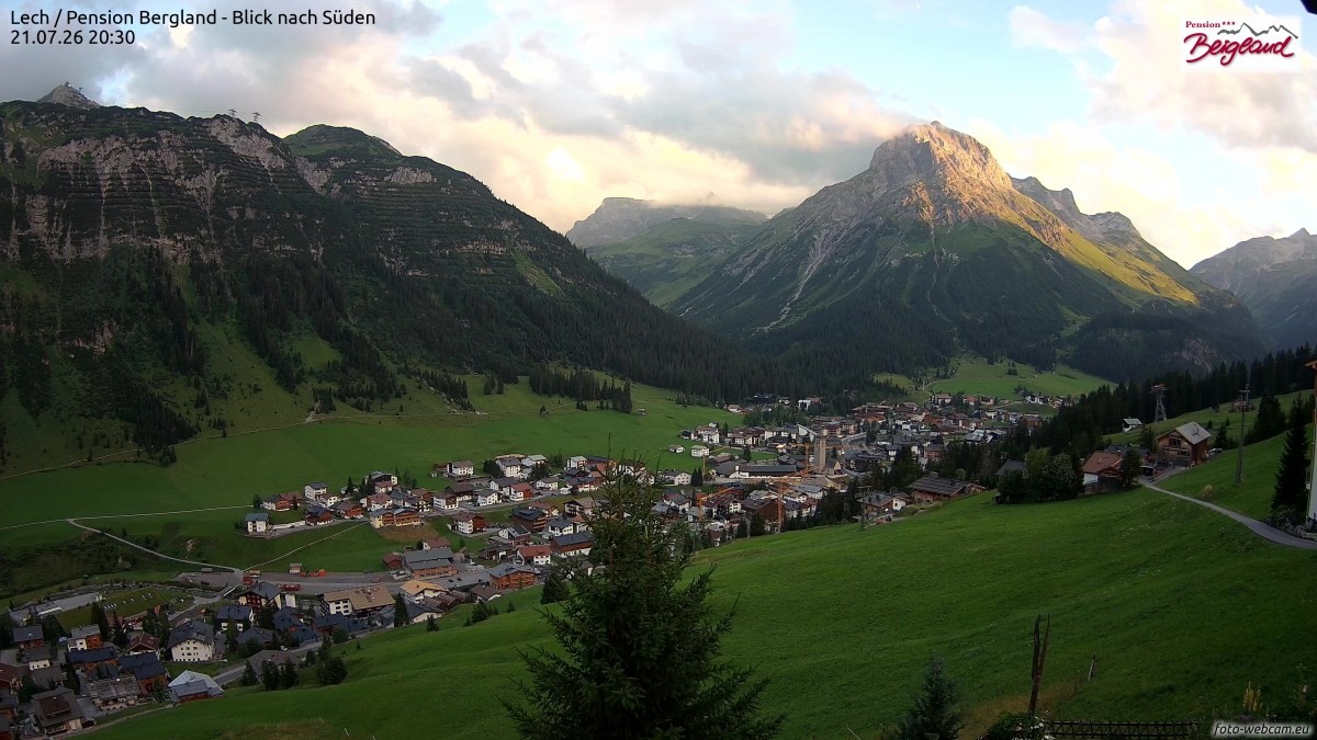 Archiv Foto Webcam Oberlech: Ausblick Pension Bergland