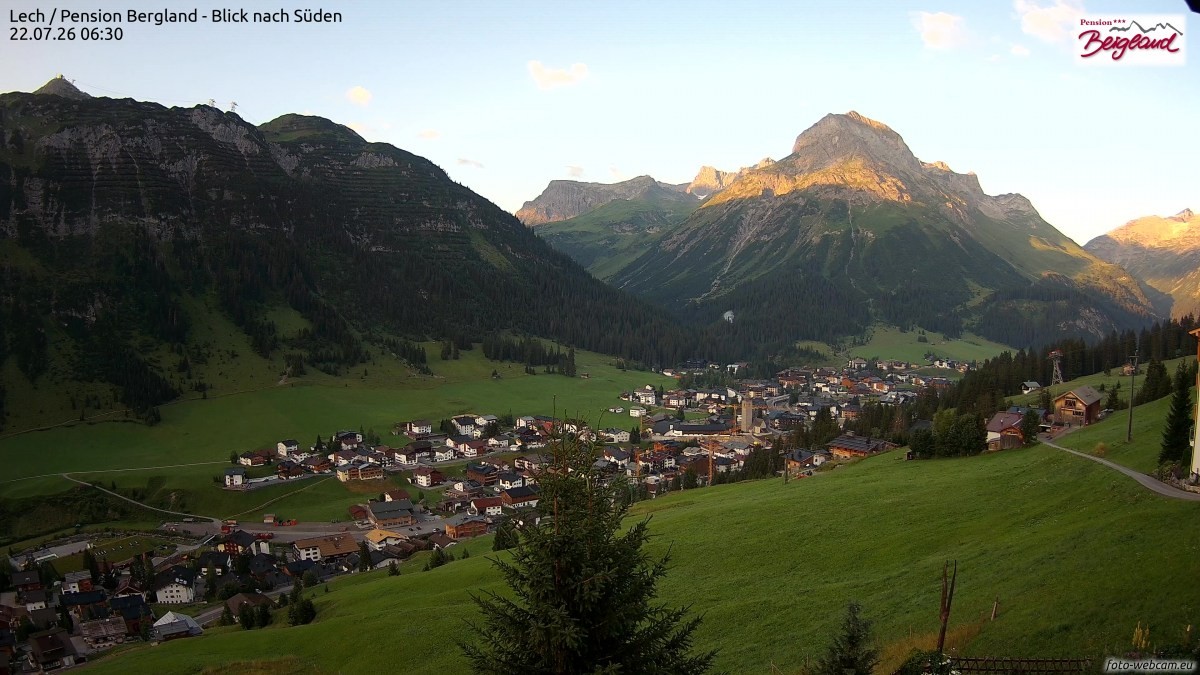 Archiv Foto Webcam Oberlech: Ausblick Pension Bergland