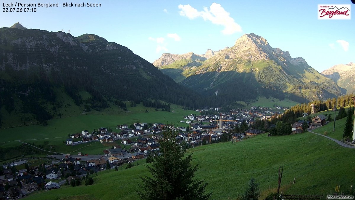 Archiv Foto Webcam Oberlech: Ausblick Pension Bergland