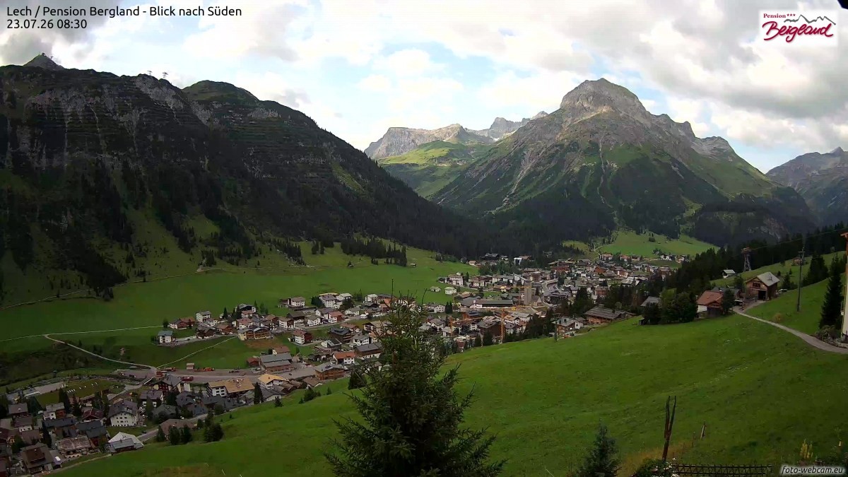 Archiv Foto Webcam Oberlech: Ausblick Pension Bergland
