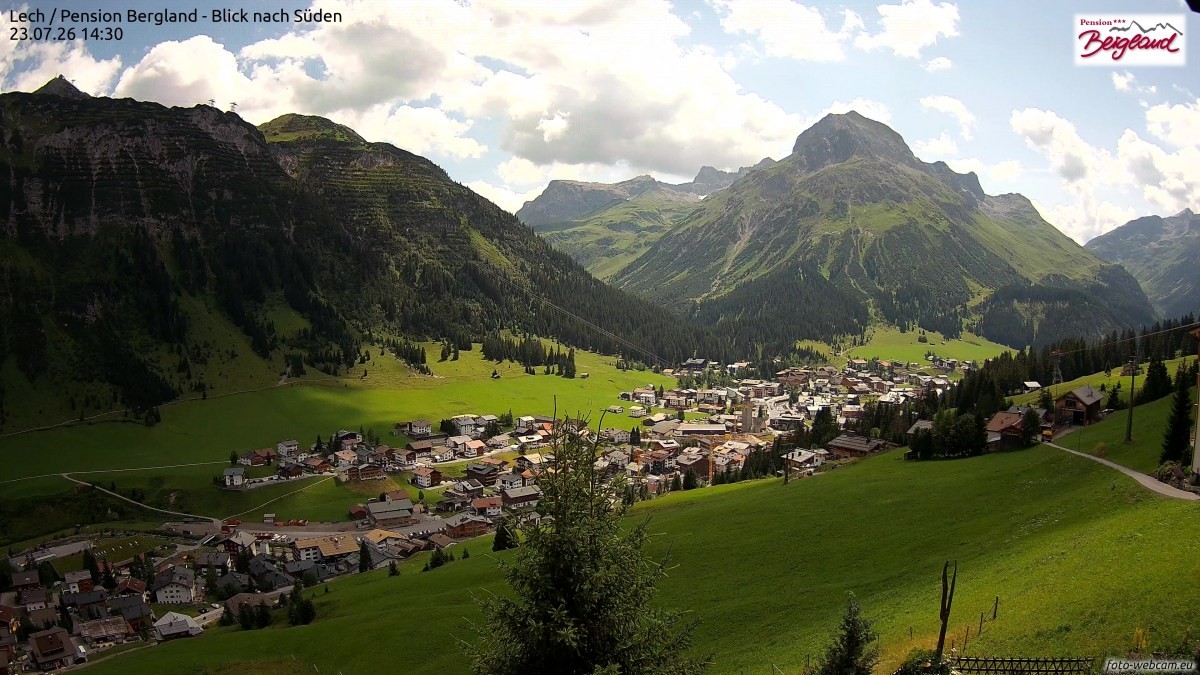 Archiv Foto Webcam Oberlech: Ausblick Pension Bergland