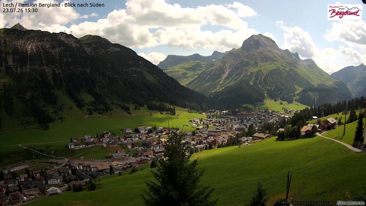 Archived image Webcam Lech am Arlberg - Guesthouse Bergland