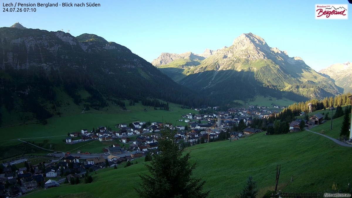 Archiv Foto Webcam Oberlech: Ausblick Pension Bergland