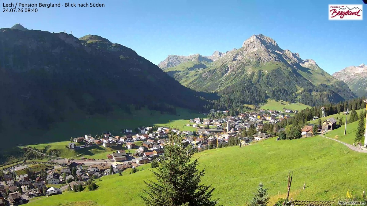 Archiv Foto Webcam Oberlech: Ausblick Pension Bergland