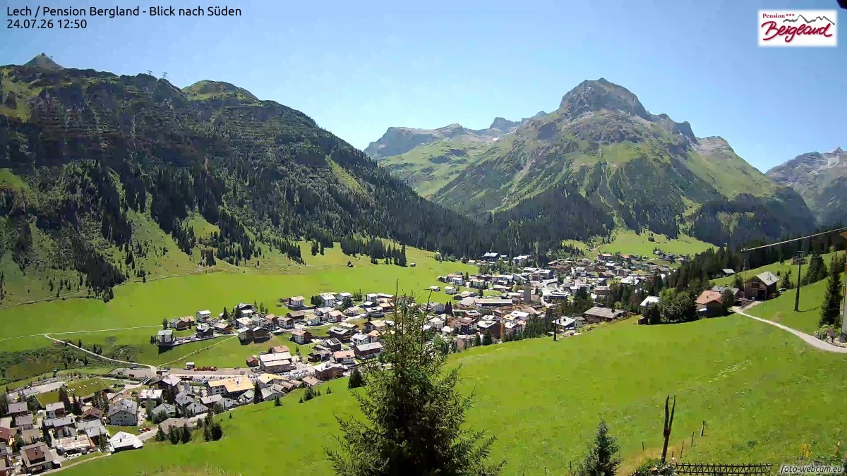Archiv Foto Webcam Oberlech: Ausblick Pension Bergland