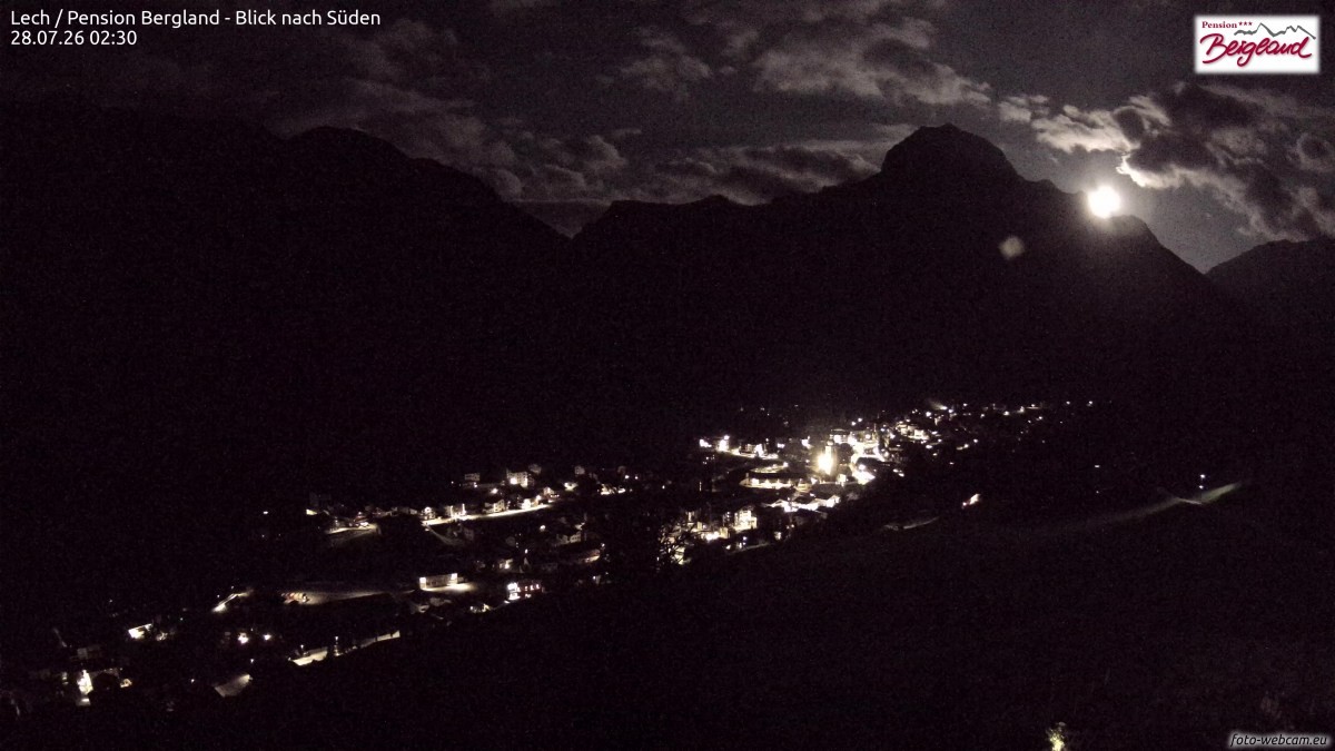 Archiv Foto Webcam Oberlech: Ausblick Pension Bergland