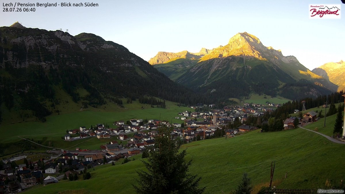 Archiv Foto Webcam Oberlech: Ausblick Pension Bergland