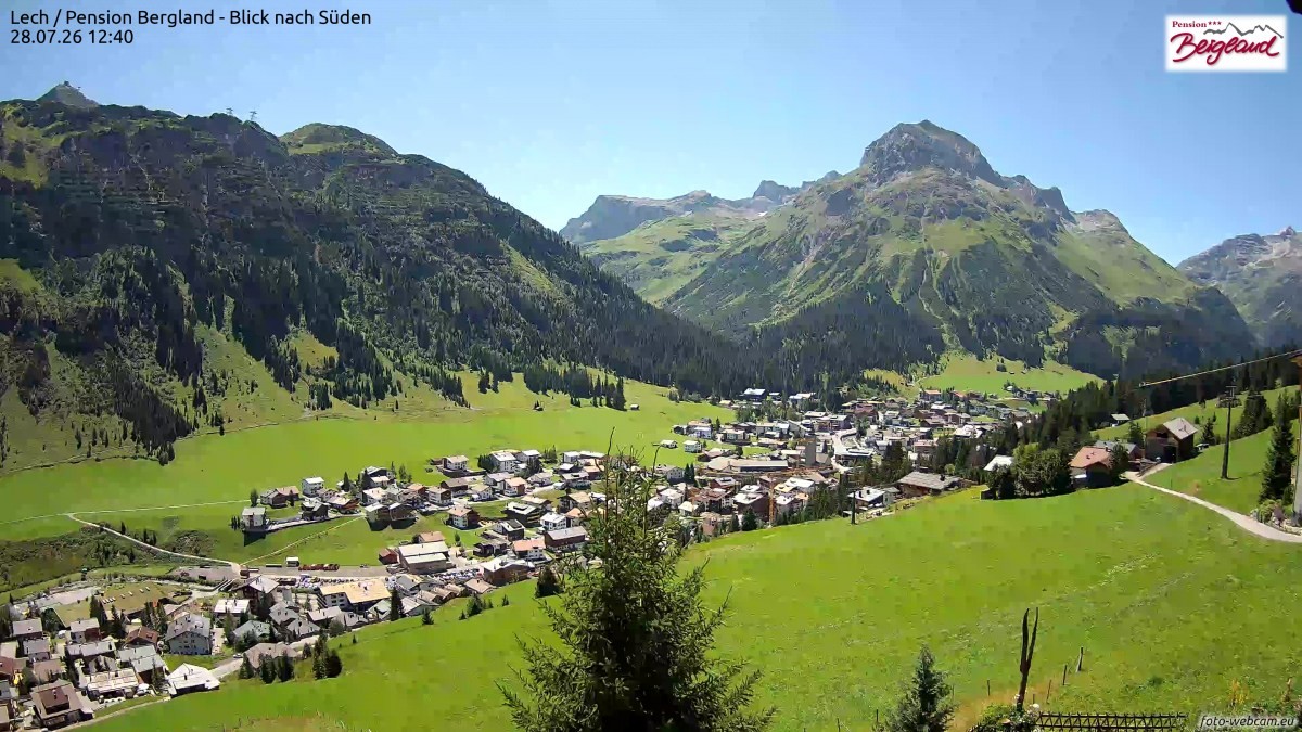 Archived image Webcam Lech am Arlberg - Guesthouse Bergland