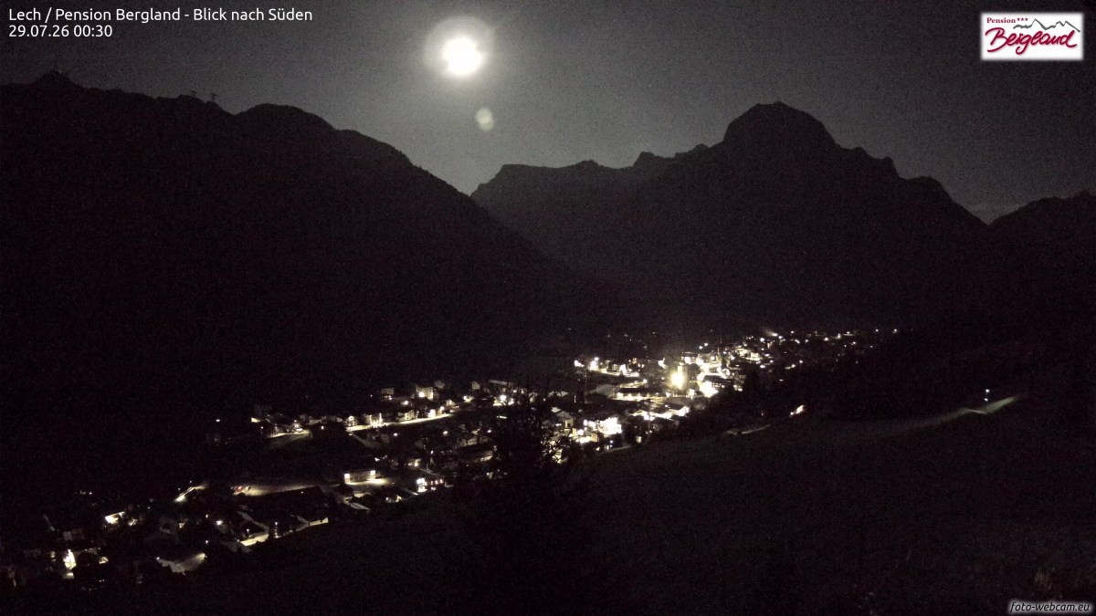 Archiv Foto Webcam Oberlech: Ausblick Pension Bergland