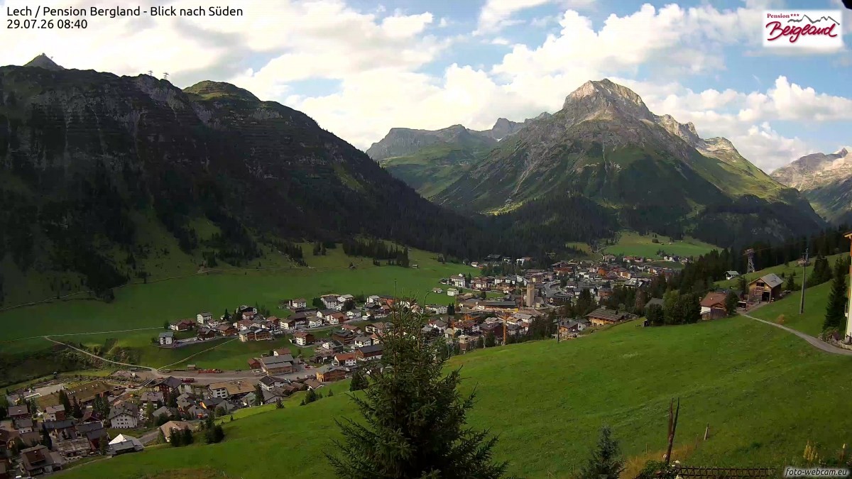 Archiv Foto Webcam Oberlech: Ausblick Pension Bergland