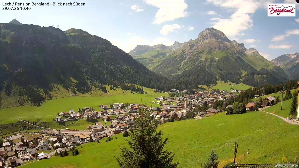 Archiv Foto Webcam Oberlech: Ausblick Pension Bergland