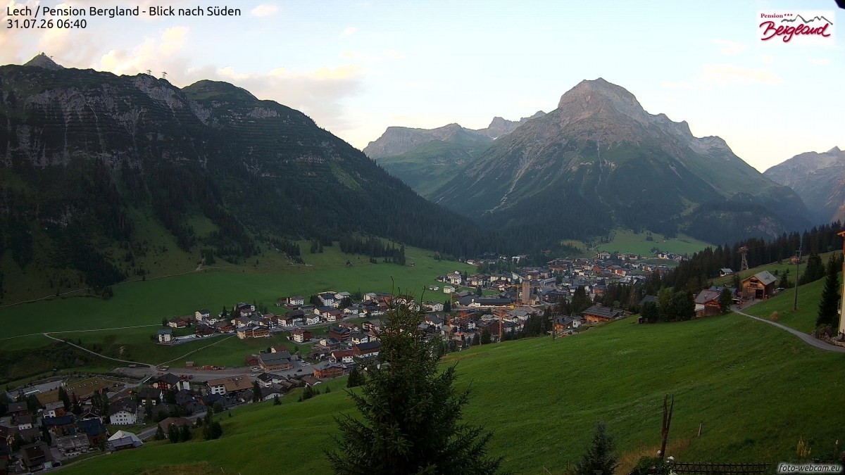 Archiv Foto Webcam Oberlech: Ausblick Pension Bergland