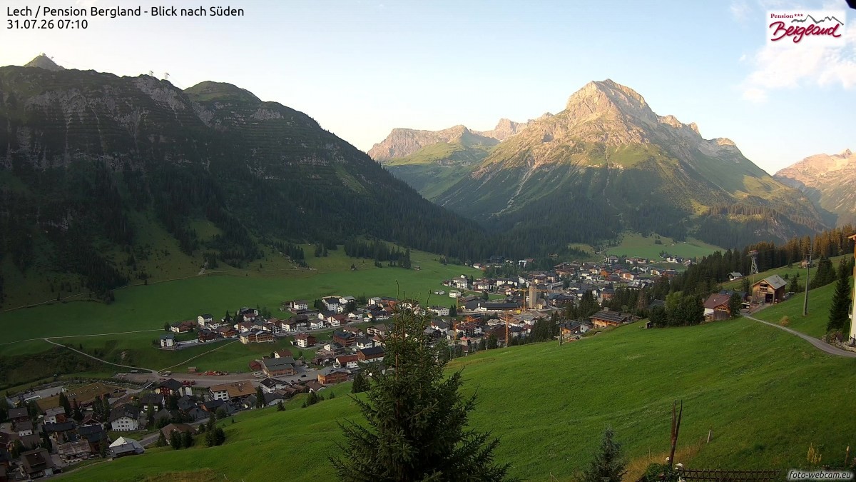 Archiv Foto Webcam Oberlech: Ausblick Pension Bergland