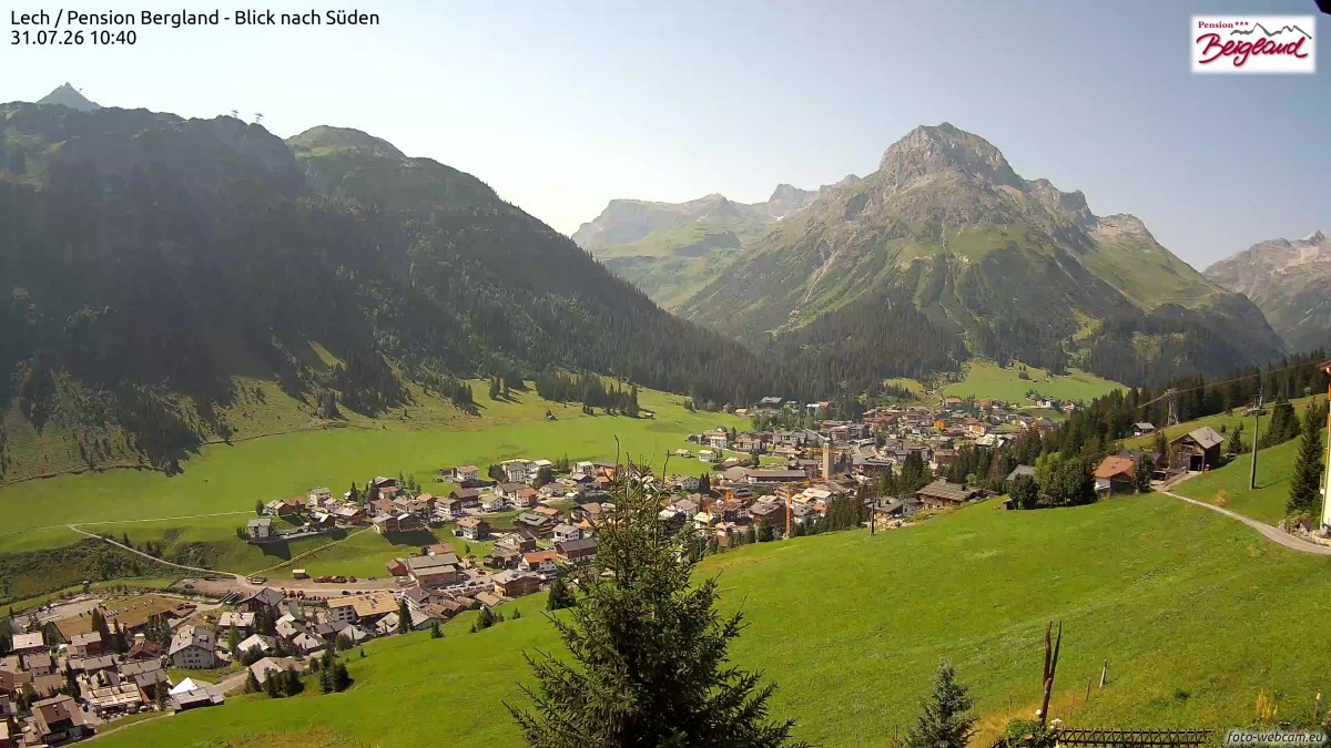 Archiv Foto Webcam Oberlech: Ausblick Pension Bergland