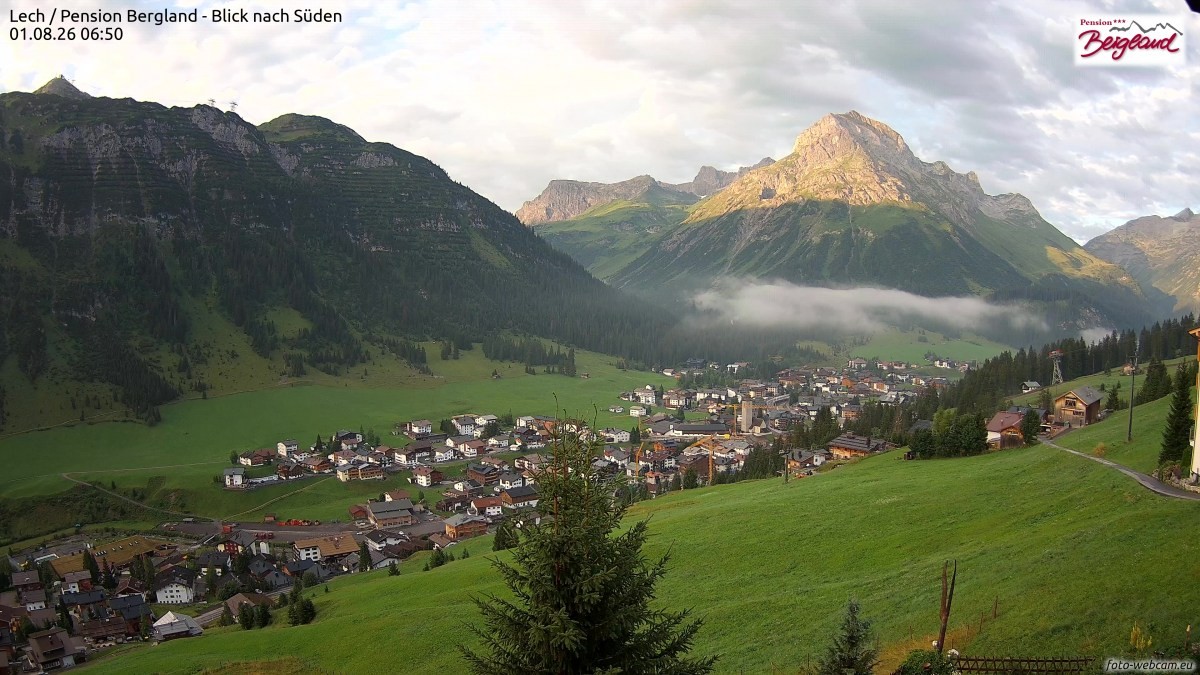 Archiv Foto Webcam Oberlech: Ausblick Pension Bergland