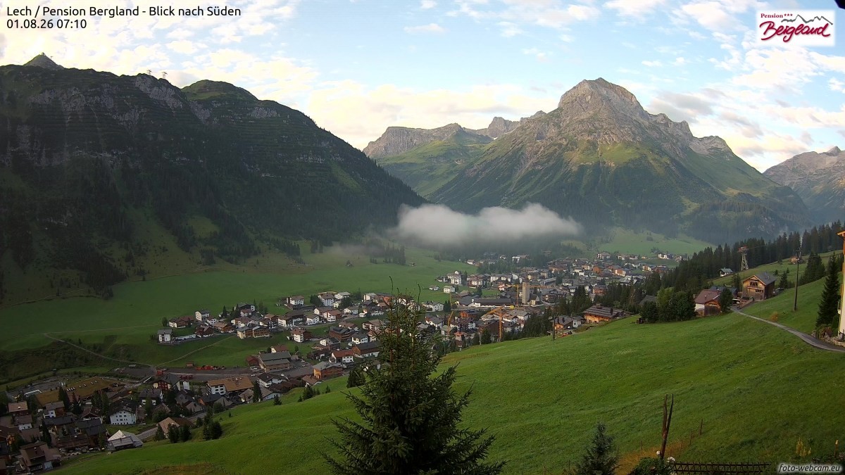 Archiv Foto Webcam Oberlech: Ausblick Pension Bergland