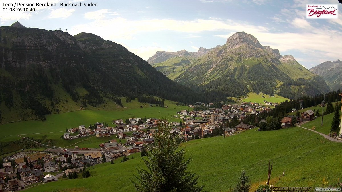 Archiv Foto Webcam Oberlech: Ausblick Pension Bergland