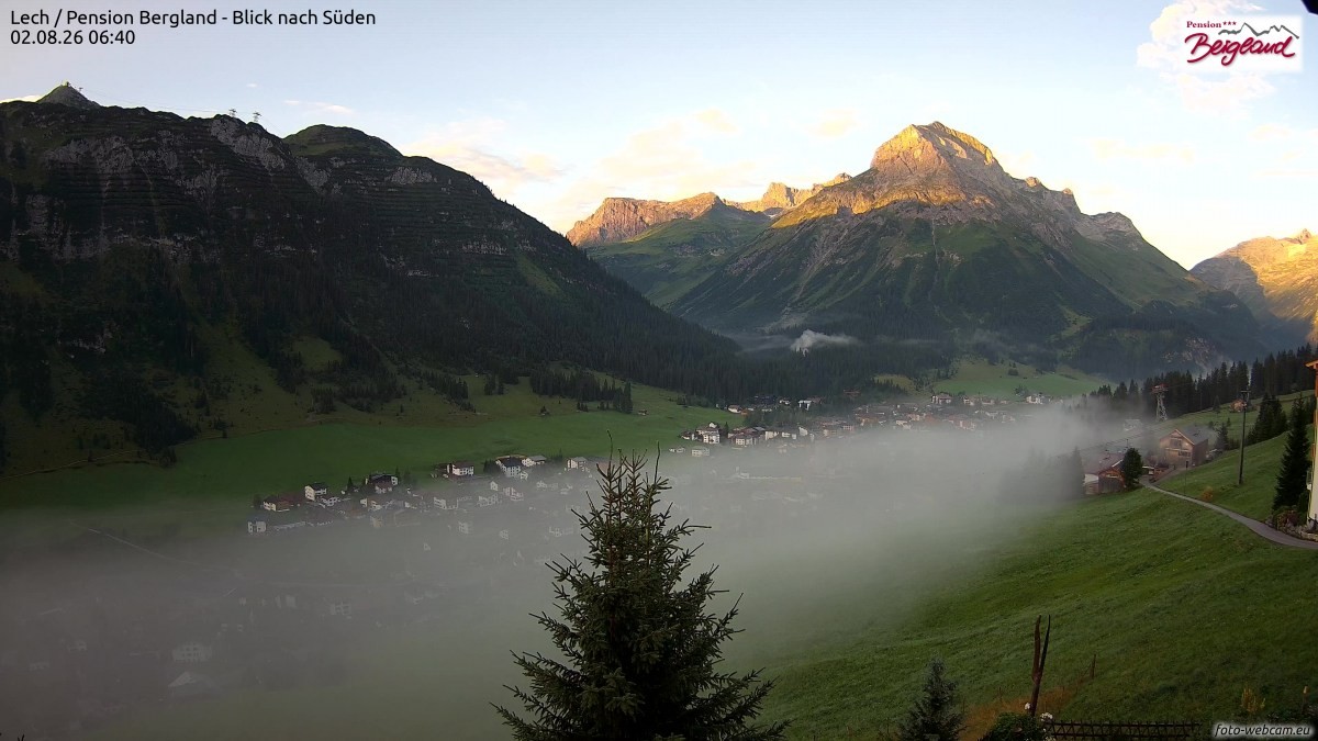Archiv Foto Webcam Oberlech: Ausblick Pension Bergland