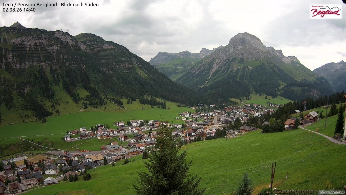 Archiv Foto Webcam Oberlech: Ausblick Pension Bergland