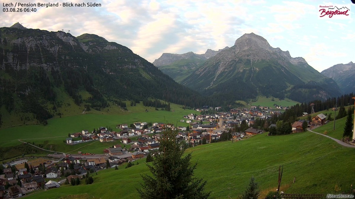 Archiv Foto Webcam Oberlech: Ausblick Pension Bergland
